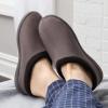imageFruit of the Loom Mens Memory Foam Slippers  Microsuede Clogs  IndoorOutdoor Machine Washable Zapatillas CmodasGrey