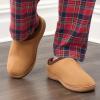 imageFruit of the Loom Mens Memory Foam Slippers  Microsuede Clogs  IndoorOutdoor Machine Washable Zapatillas CmodasTan